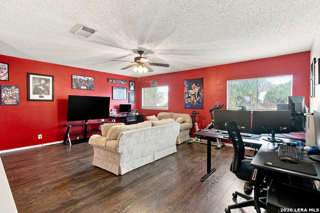 10210 Silverbrook Pl Property Photo 16