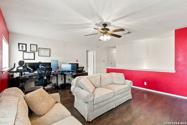 10210 Silverbrook Pl Property Photo 17