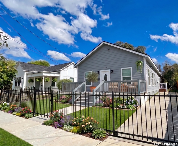 404 S Olive Property Photo 1