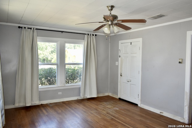 218 Hearne Property Photo 4