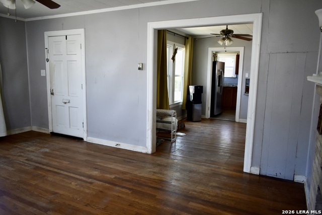218 Hearne Property Photo 5