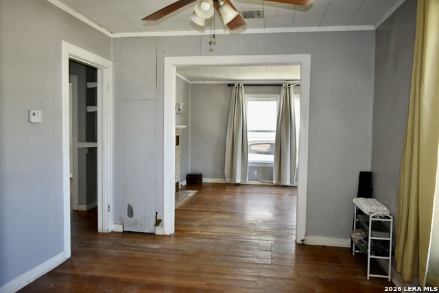 218 Hearne Property Photo 7