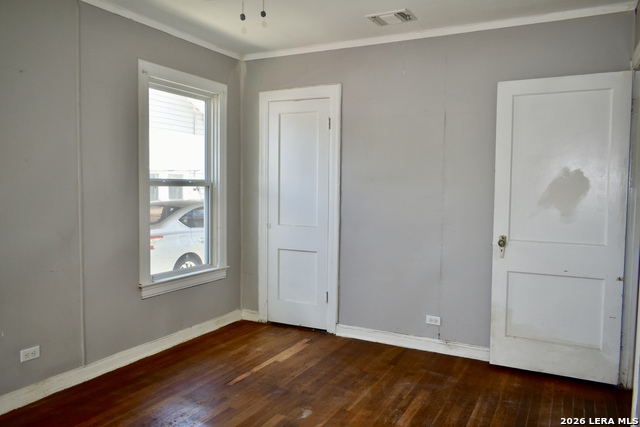 218 Hearne Property Photo 8