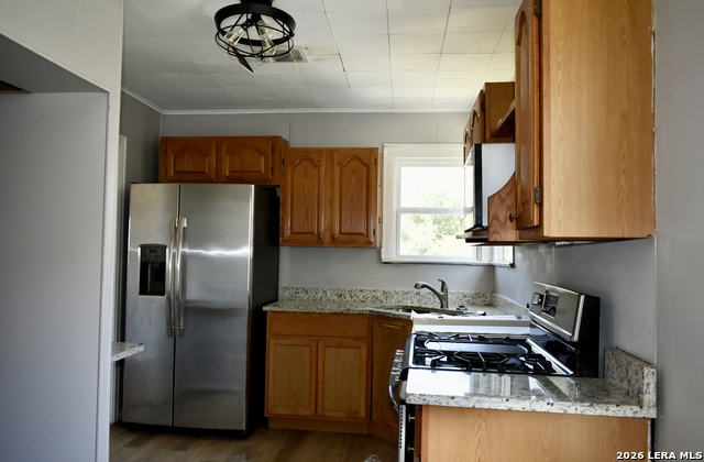 218 Hearne Property Photo 12