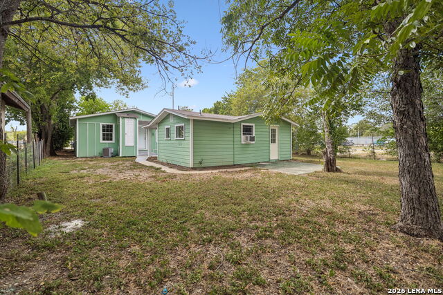 647 Dolle Ave Property Photo 14