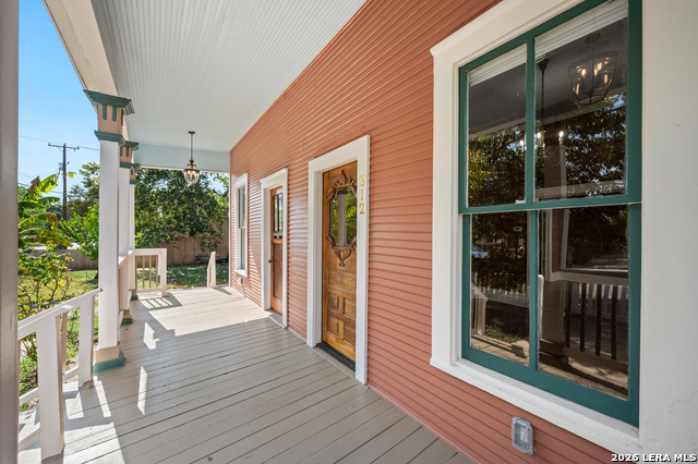 312 Leigh Property Photo 5