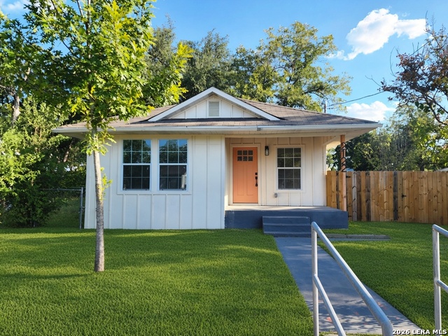 2122 Hicks Ave Property Photo 1