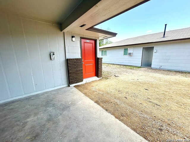 815 John Adams Dr Property Photo 2