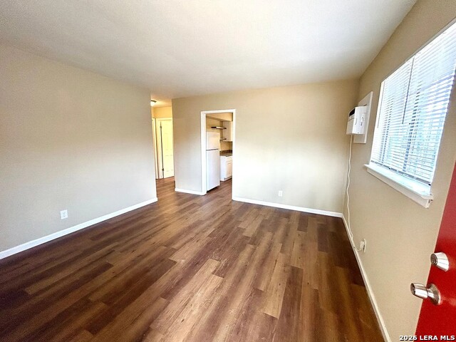 815 John Adams Dr Property Photo 3