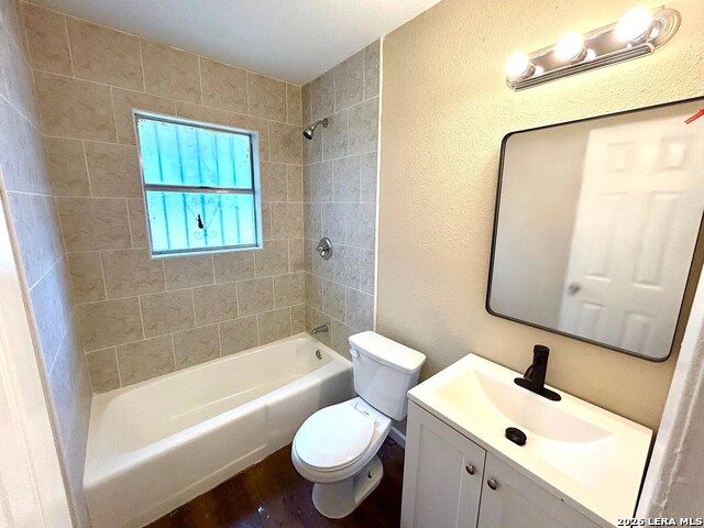 815 John Adams Dr Property Photo 6