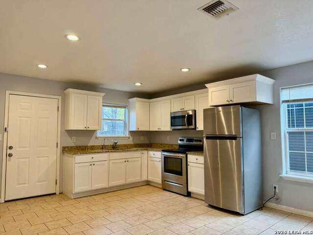 3107 W Travis Property Photo 2