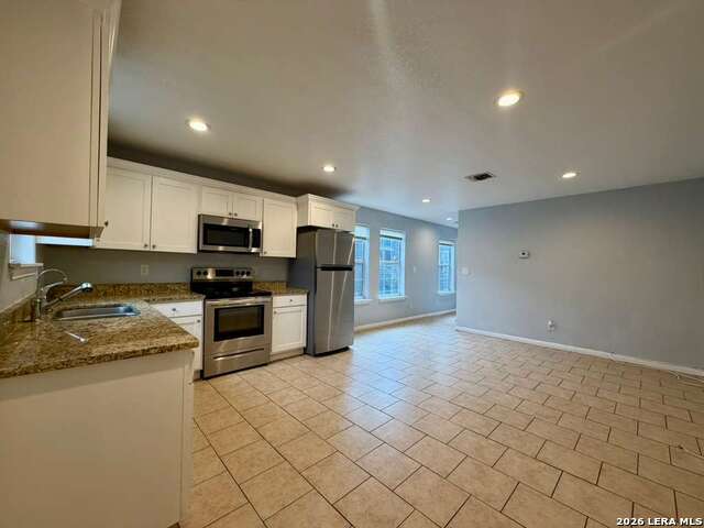 3107 W Travis Property Photo 3
