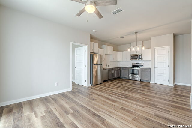 711 S Frio Property Photo 7