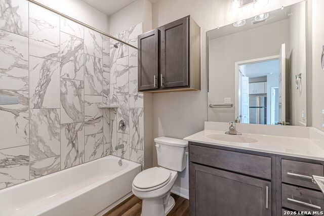 711 S Frio Property Photo 10