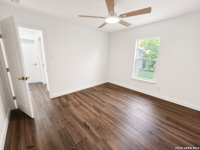 2122 Hicks Ave Property Photo 6