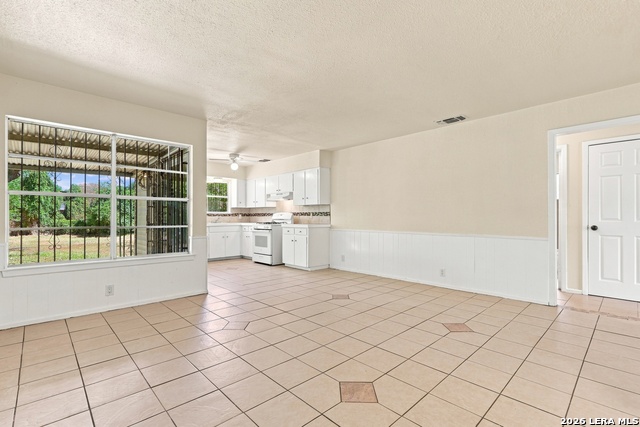 329 Vine Property Photo 3