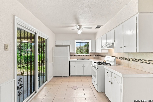 329 Vine Property Photo 7