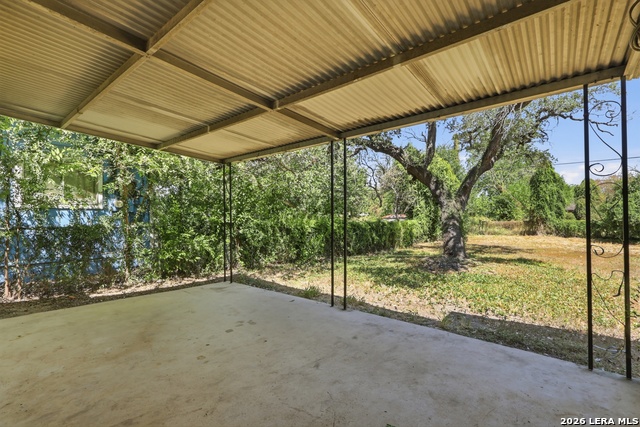 329 Vine Property Photo 21