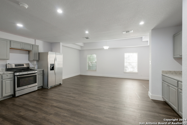 234 Spaatz St Property Photo 15