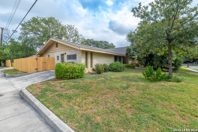 3103 Mindoro Dr Property Photo 4