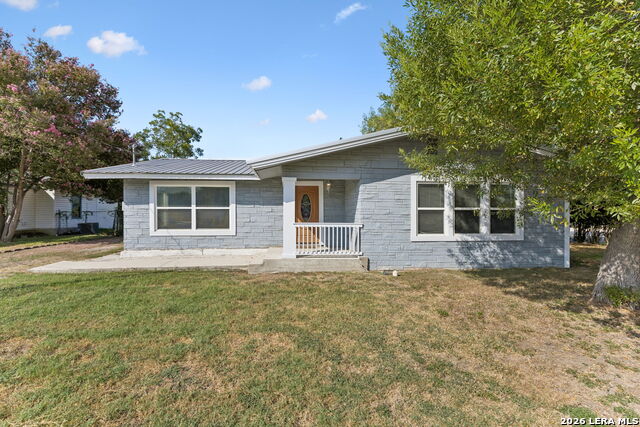 281 N Lone Star Ave Property Photo 2