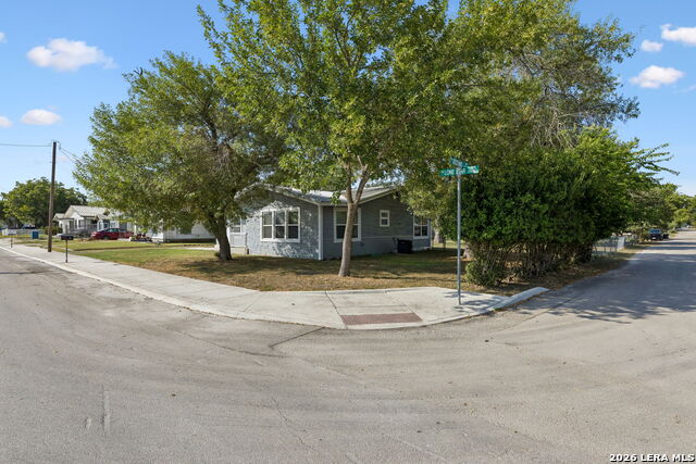 281 N Lone Star Ave Property Photo 5