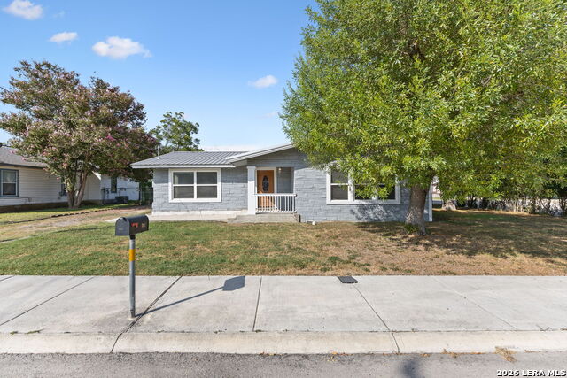 281 N Lone Star Ave Property Photo 7