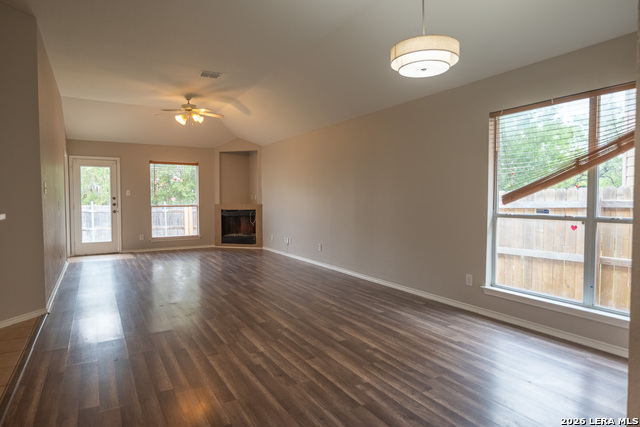 6911 Heathers Way Property Photo 4
