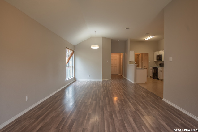 6911 Heathers Way Property Photo 5