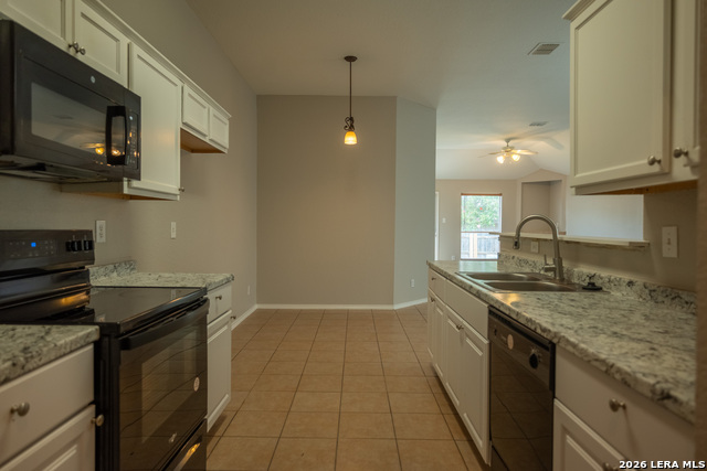 6911 Heathers Way Property Photo 7