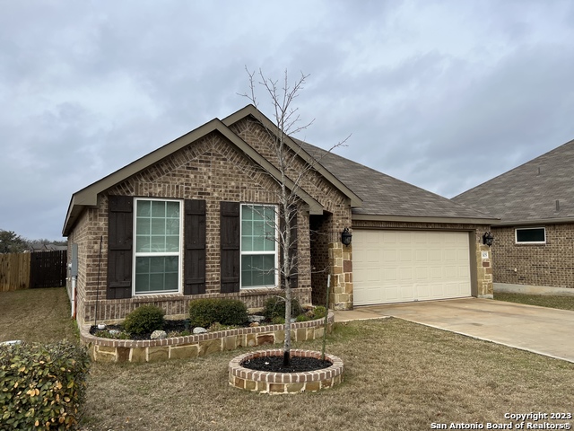 105 ESSLEMONT Property Photo 1