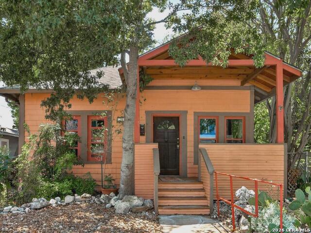 808 W French Pl Property Photo 1