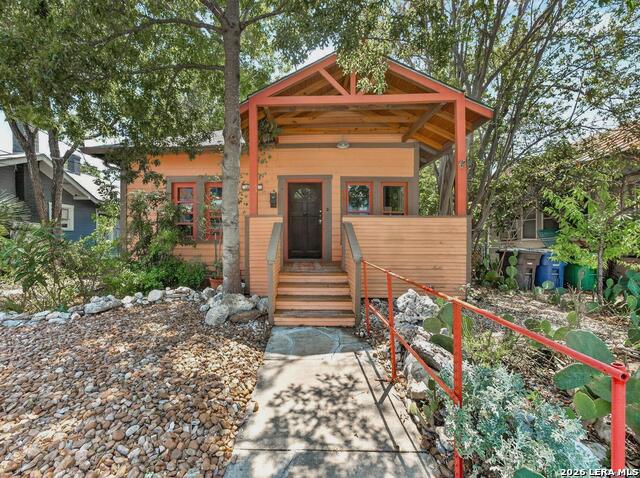 808 W French Pl Property Photo 4