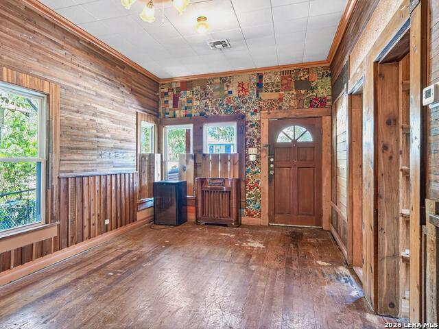 808 W French Pl Property Photo 10