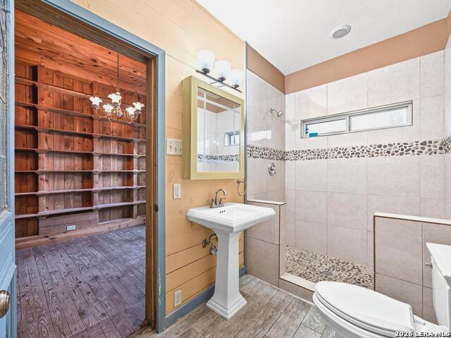 808 W French Pl Property Photo 19