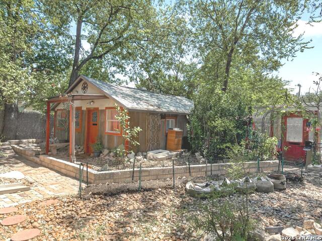 808 W French Pl Property Photo 37