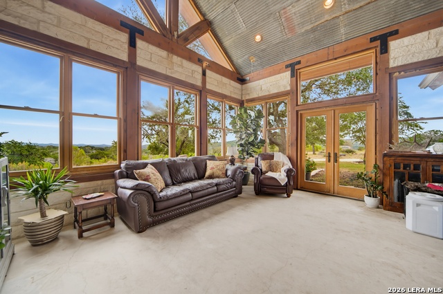 493 Lazy Valley Property Photo 5