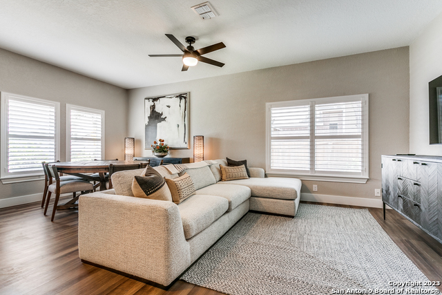 7619 Valley Trails St Property Photo 5