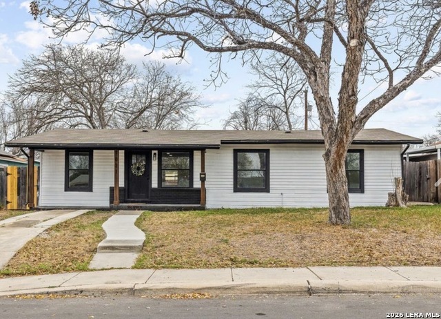 1031 Thorain Property Photo 3