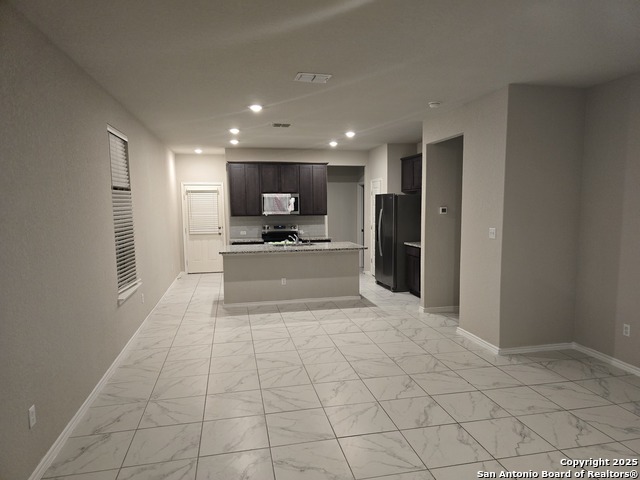 6123 Longhurst Way Property Photo 3
