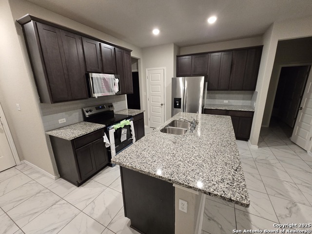 6123 Longhurst Way Property Photo 7