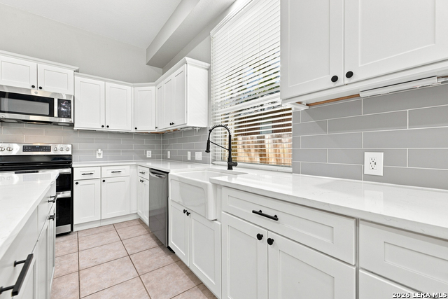 2448 Woodbridge Way Property Photo 12
