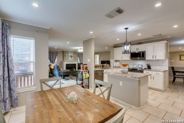 2422 Newoak Park Property Photo 9