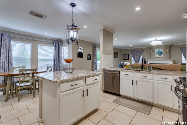 2422 Newoak Park Property Photo 10