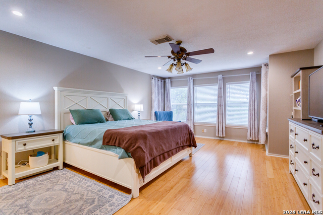 2422 Newoak Park Property Photo 13