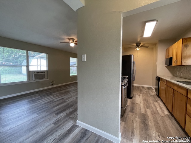 130 Ashford Dr Property Photo 5