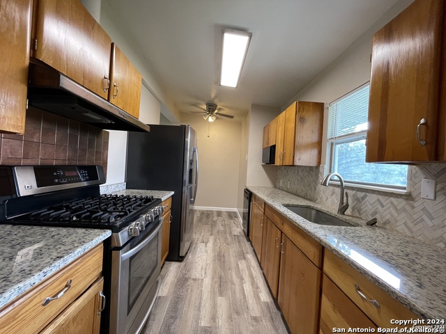 130 Ashford Dr Property Photo 10