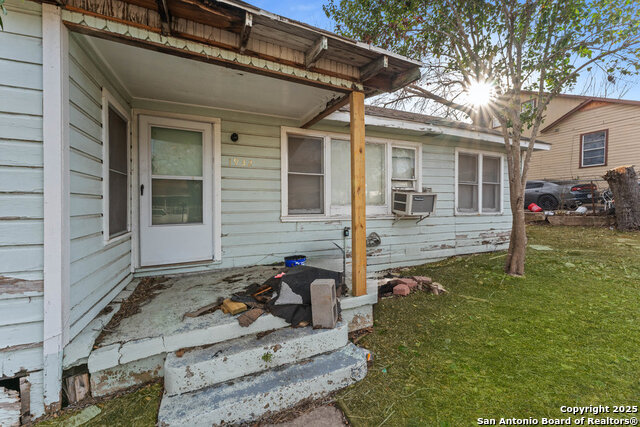 1932 E Highland Blvd Property Photo 3