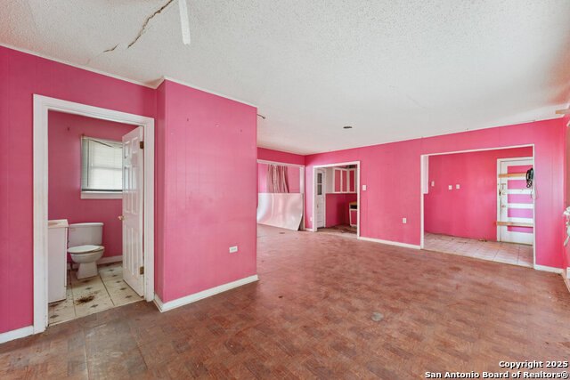 1932 E Highland Blvd Property Photo 4