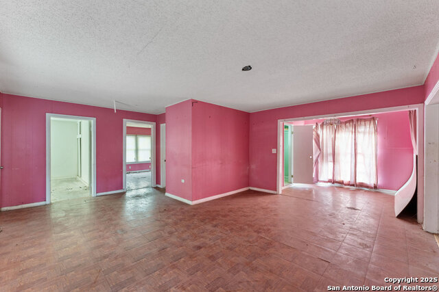 1932 E Highland Blvd Property Photo 5